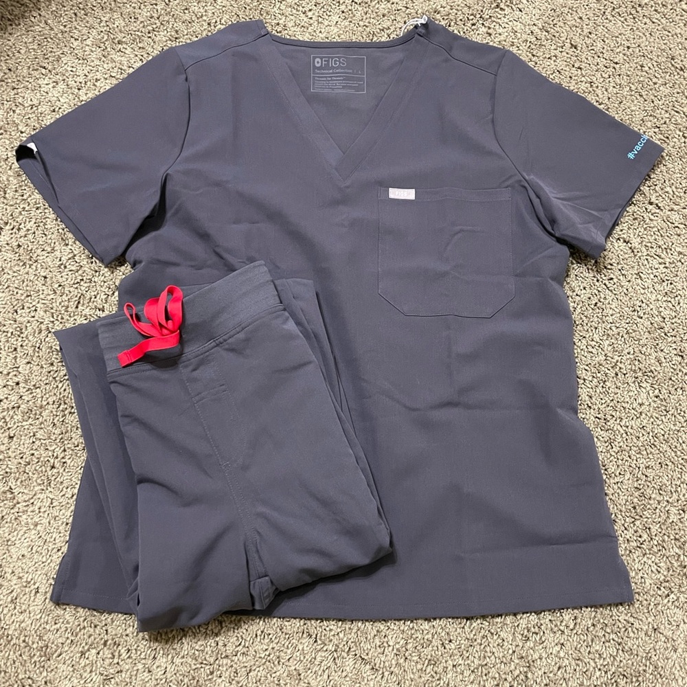 Figs scrubs set! (Catarina top and Kade bottom)